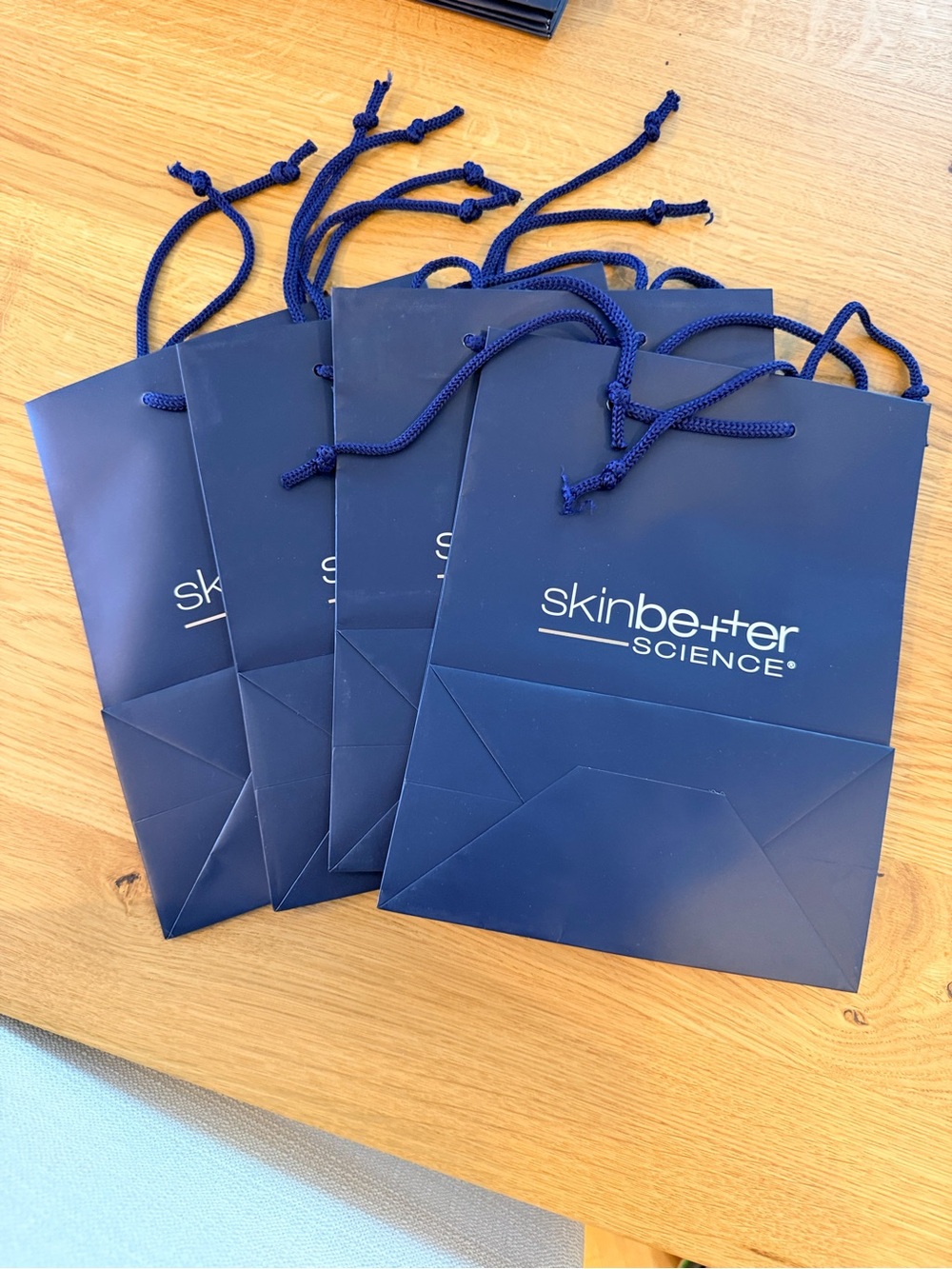 Skinbetter Science Gift Bag Set x 4 medium 8”x10”